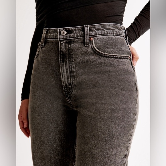 NWT Abercrombie Curve Love Ultra High Rise 90s Straight Jean - Picture 7 of 10